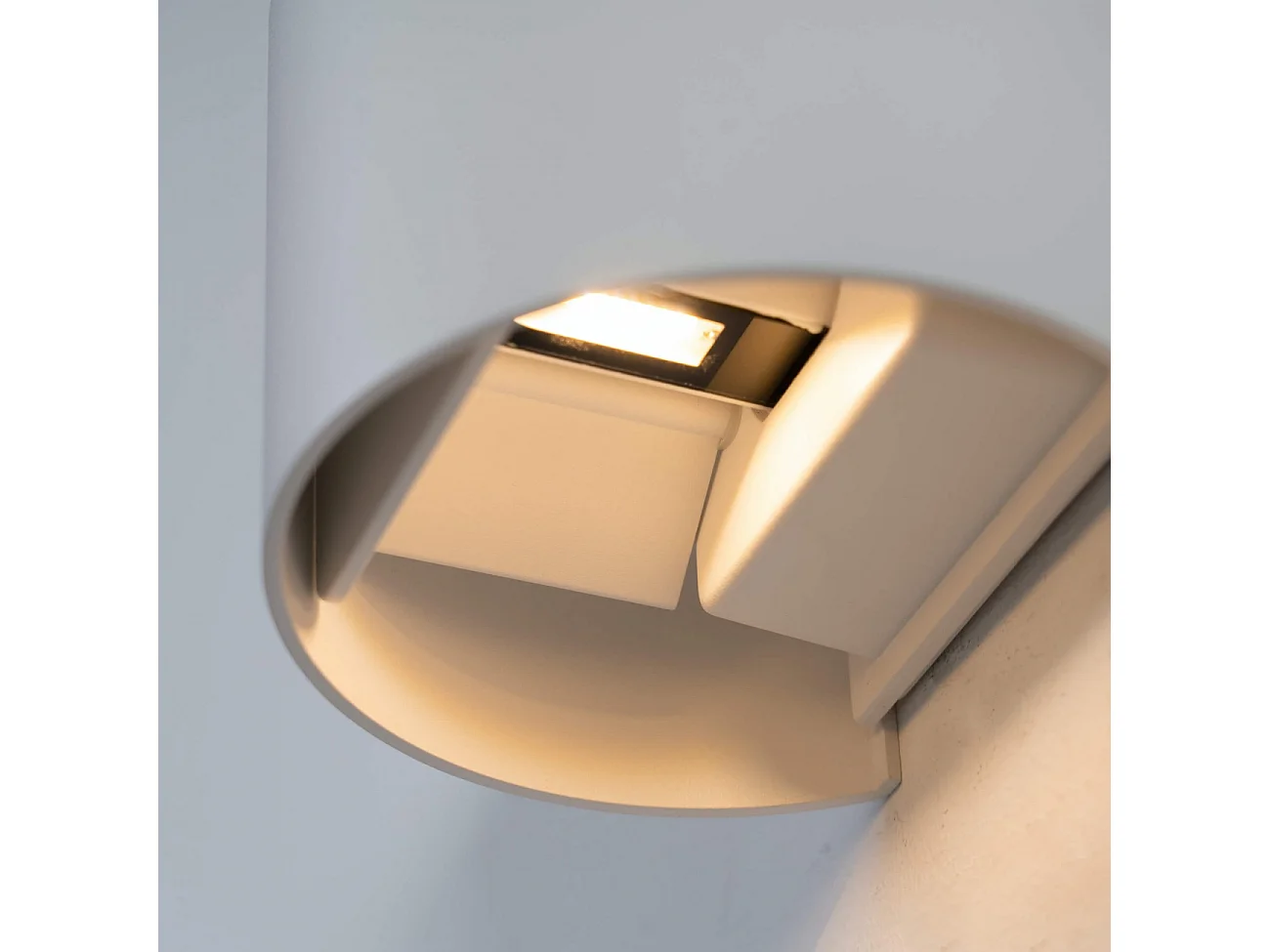 Applique LED Blanche IP65 - Cosmic