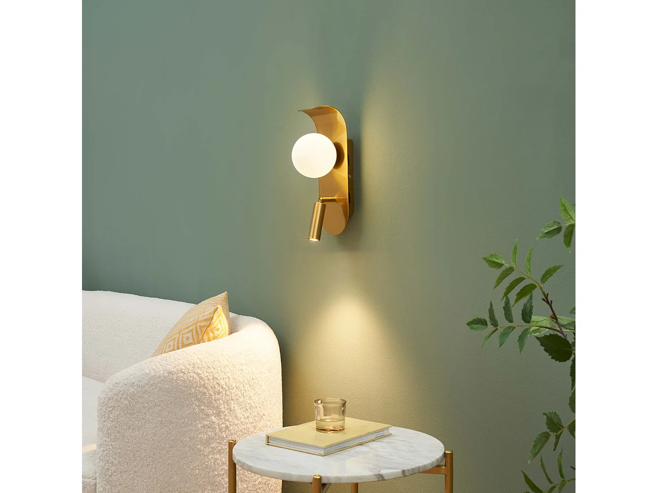 Applique dorée glamour avec interrupteur liseuse et boule en verre - Matalia