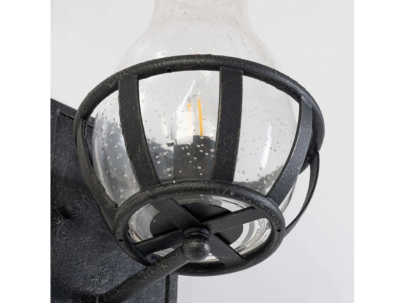 Applique Murale Noire avec Vase en Verre - Elerina