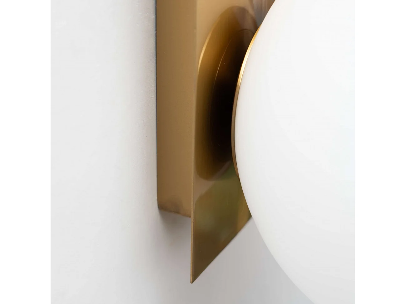 Applique murale verre blanc et métal laiton - Oromia