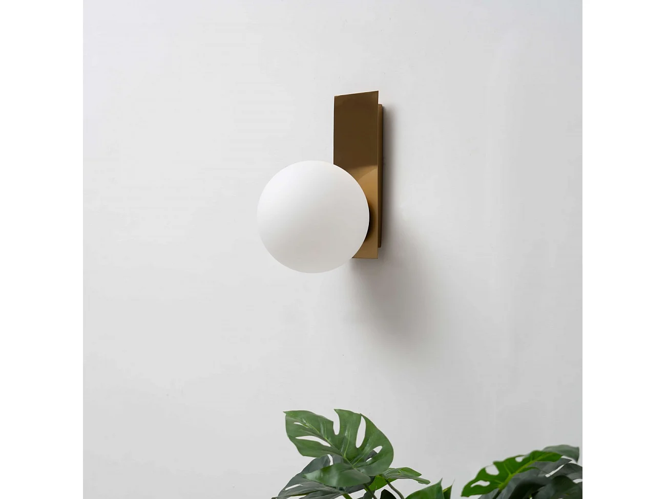 Applique murale verre blanc et métal laiton - Oromia