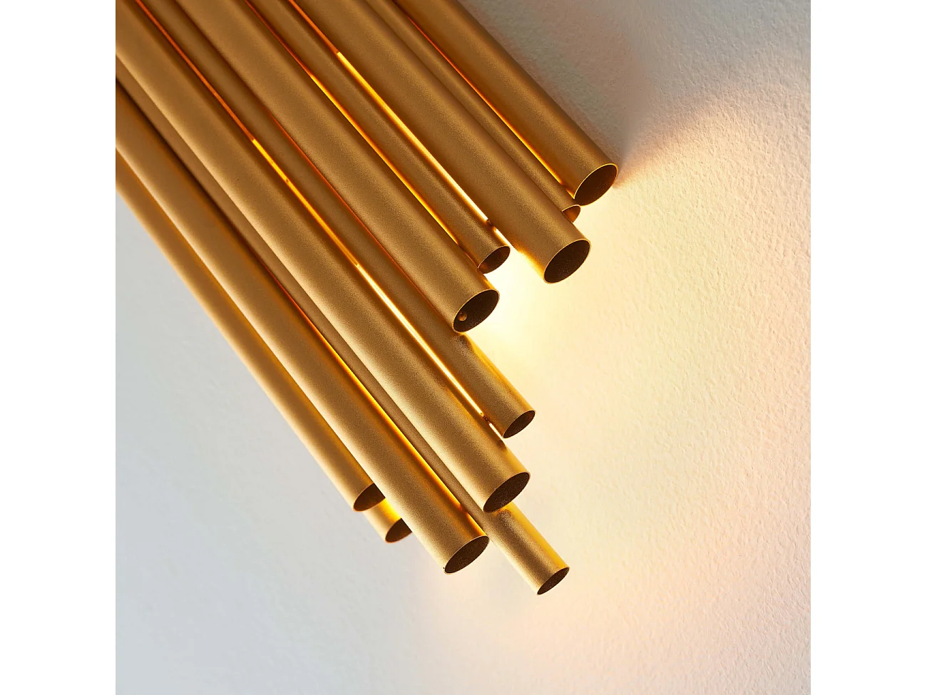 Applique murale dorée en aluminium - Rosela