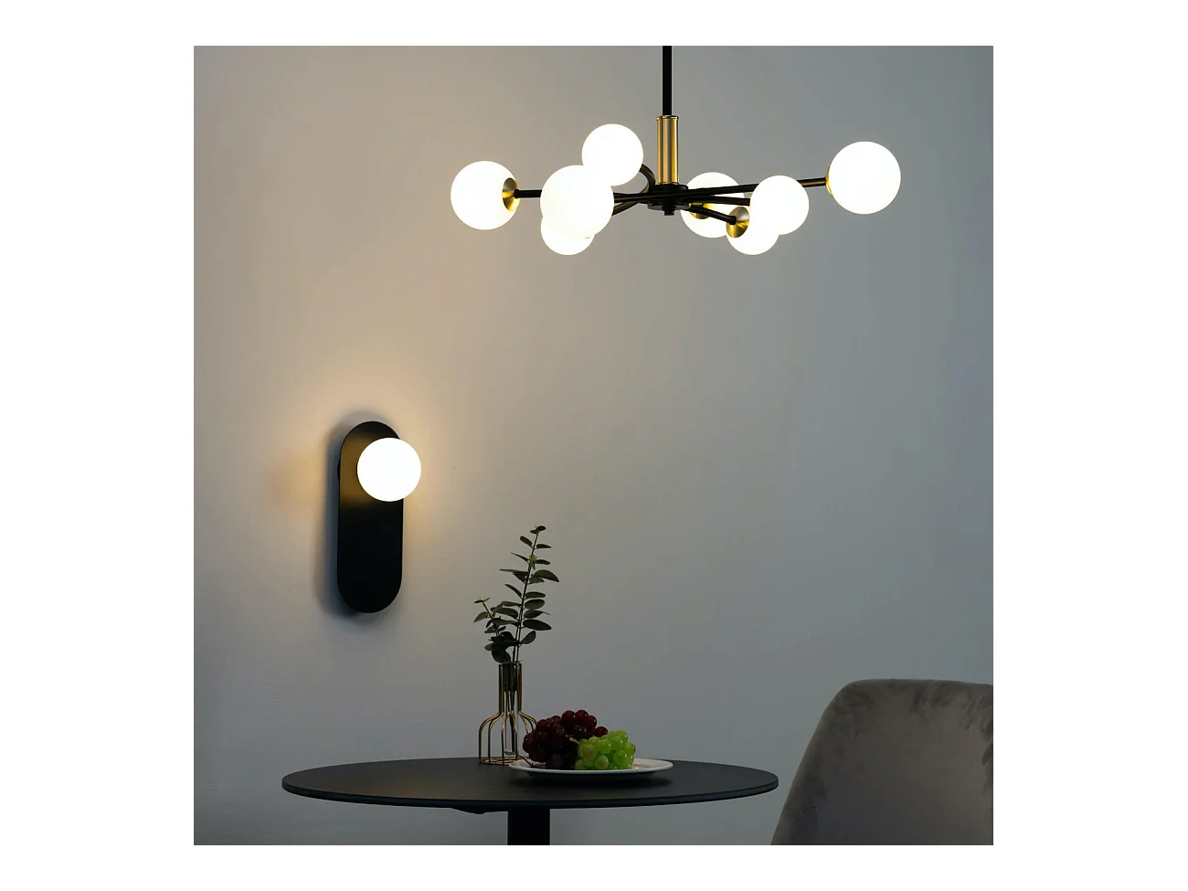 Applique minimaliste noire à verre blanc - Mattina