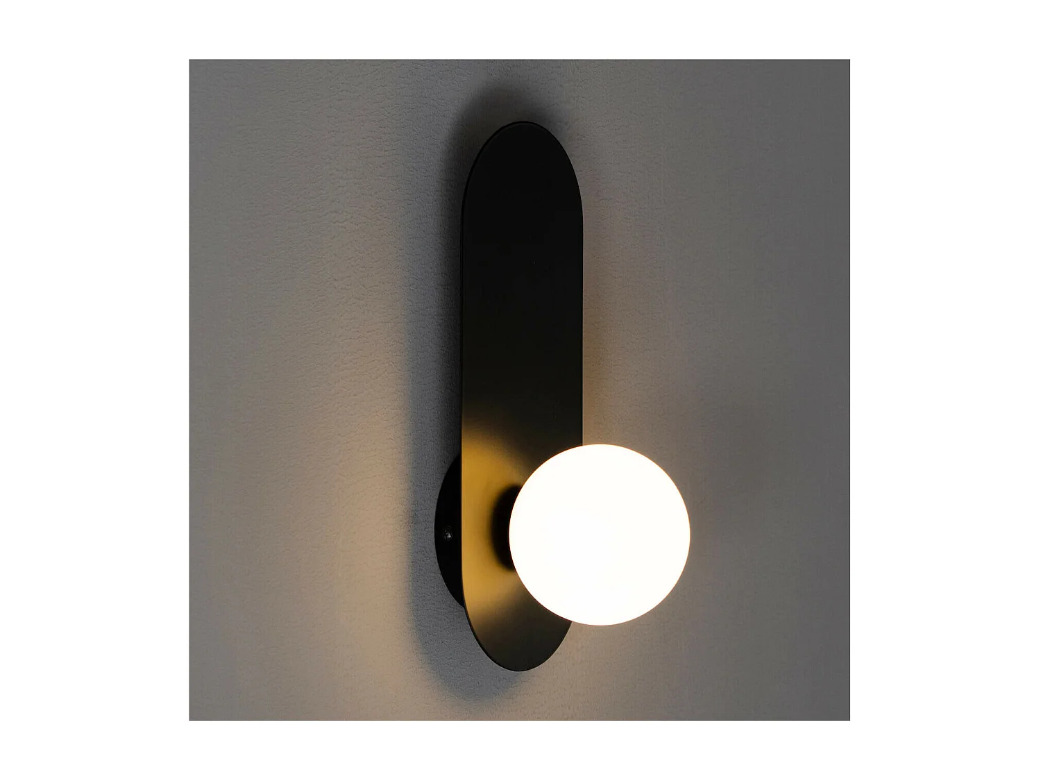 Applique minimaliste noire à verre blanc - Mattina