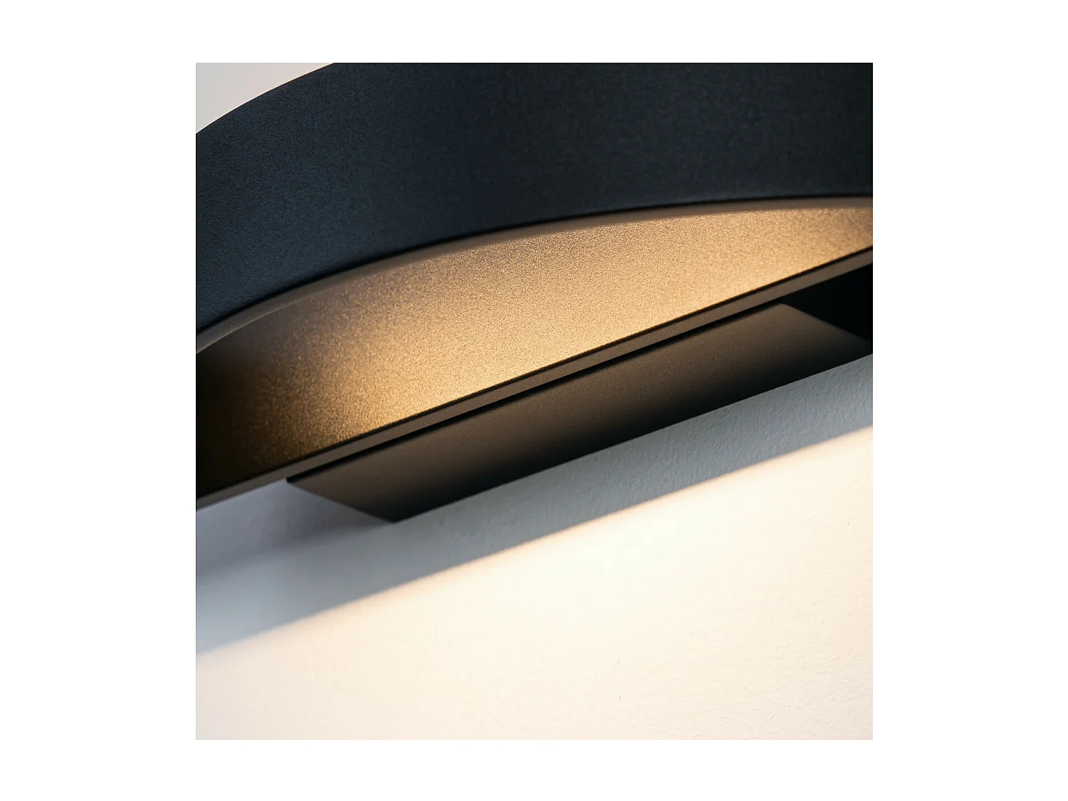 Applique noire demi-cercle LED - Attica