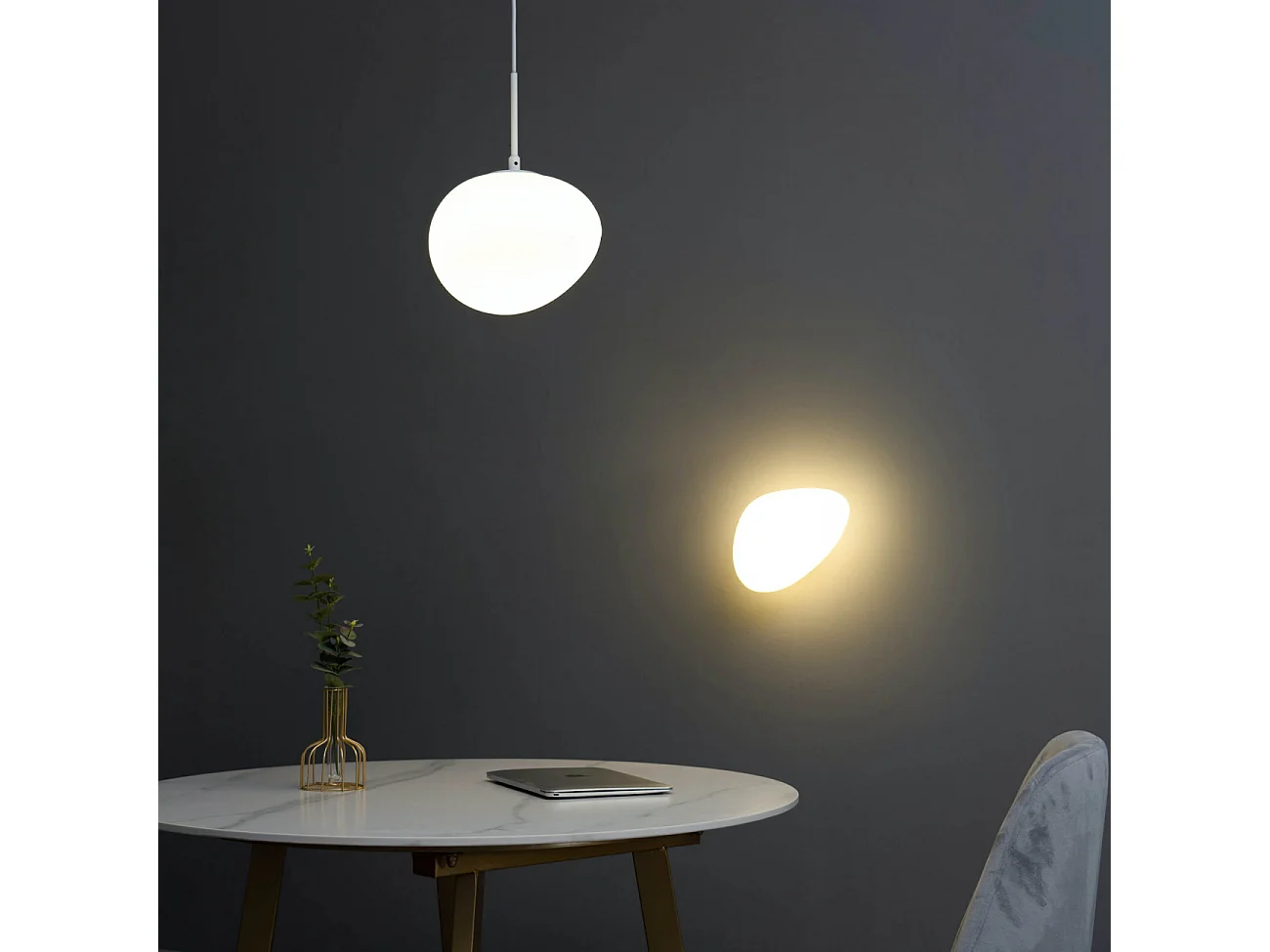 Applique en verre blanc opalin - Veglia