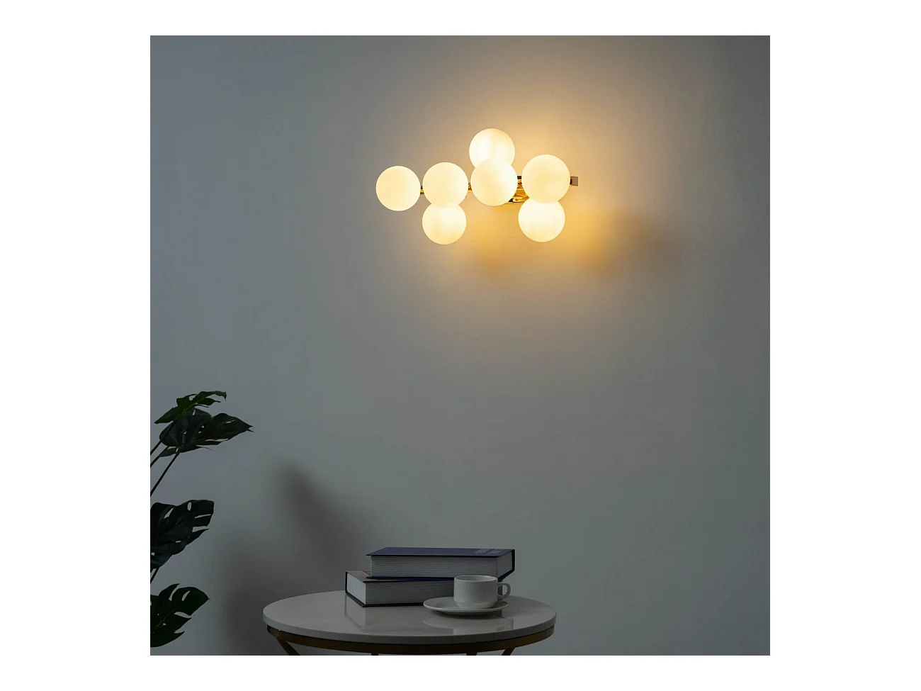 Grande applique dorée expressive avec verres blancs - Ambrosia