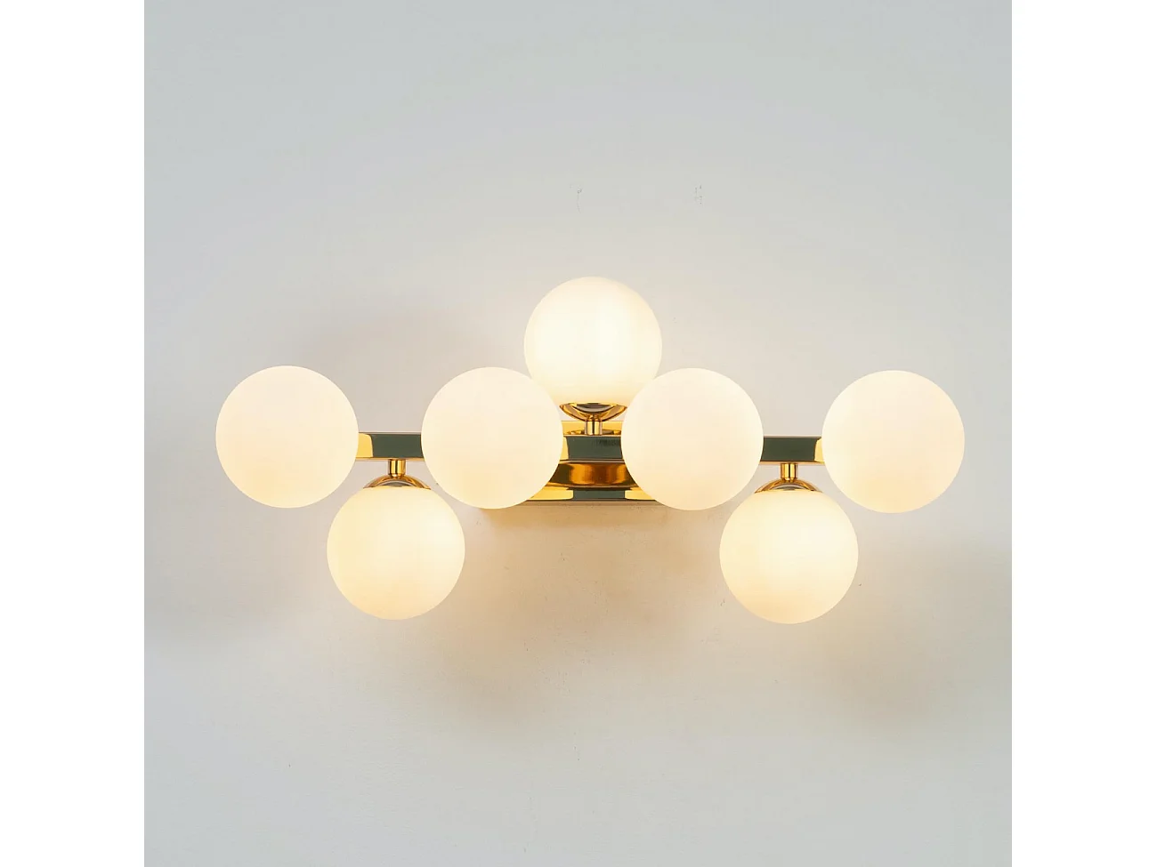 Grande applique dorée expressive avec verres blancs - Ambrosia