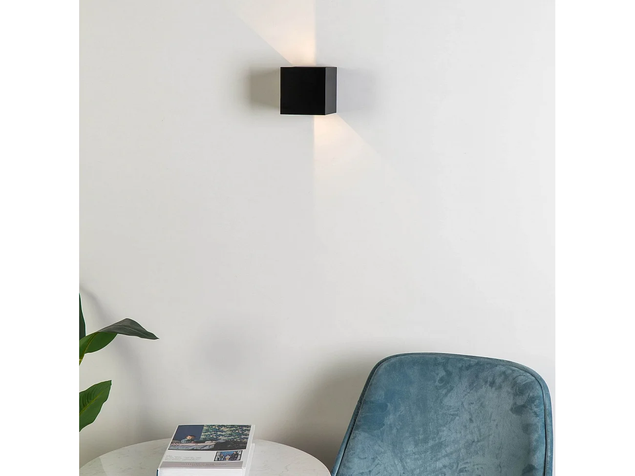 Applique noire à LED extérieur compatible variateur - Cubic