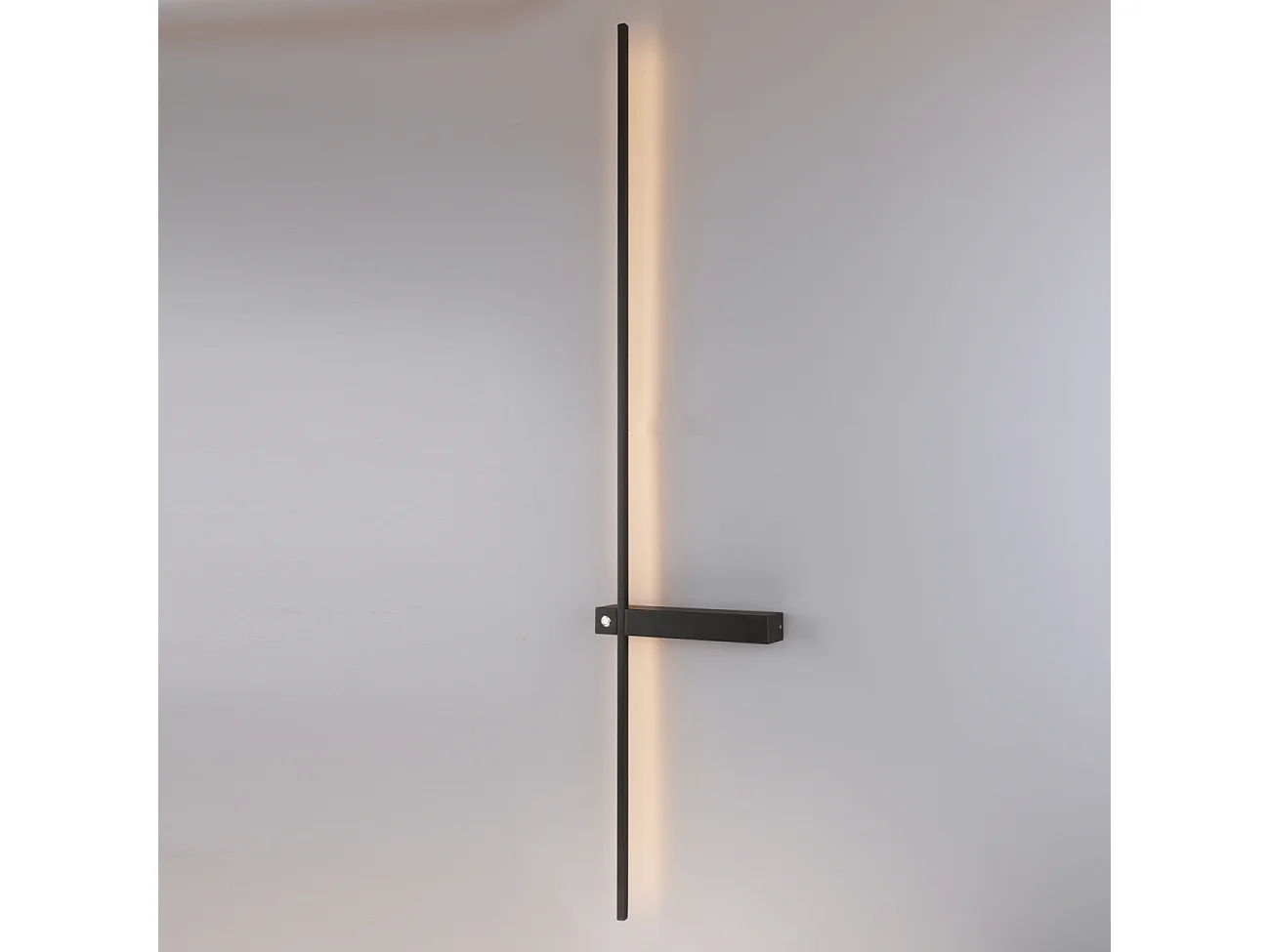 Applique minimaliste barre noire LED dimmable avec interrupteur - Stolia