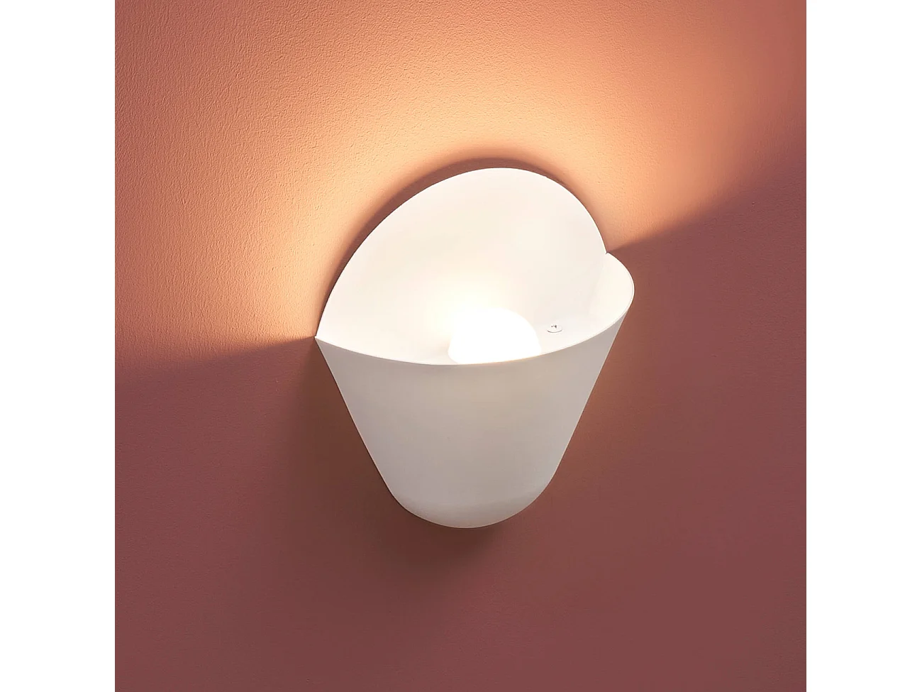 Applique murale coupelle conique blanche LED - Flo