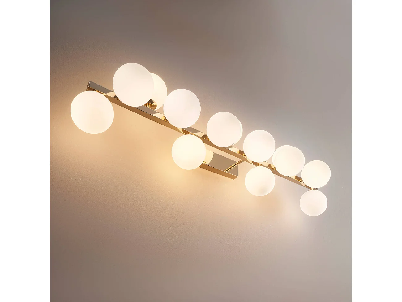 Longue applique dorée 13 verres blancs - Ambrosia