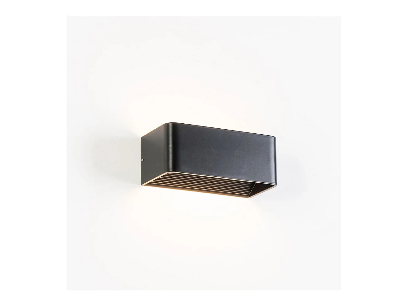 Applique murale tendance noire LED - 20 cm - Quadra