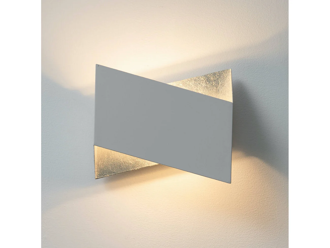 Applique origami blanc et intérieur argenté  - Mykos