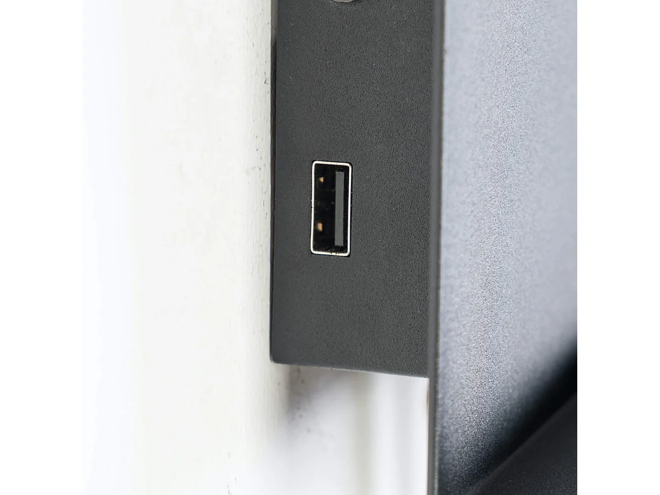 Applique noire à LED avec chargeur USB et lampe de lecture - Viola