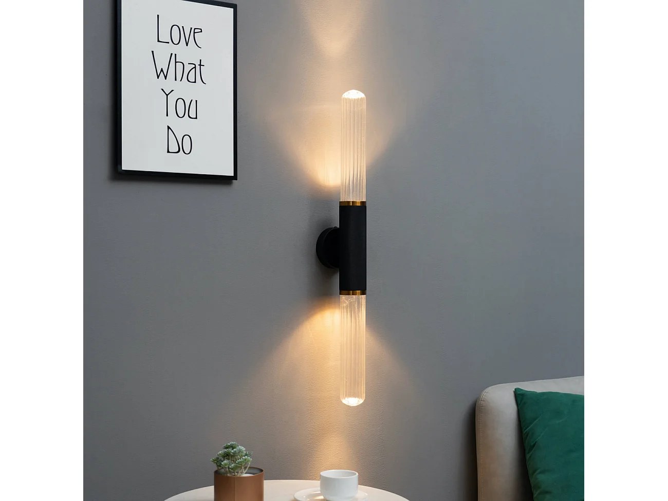 Applique tendance noire double éclairage LED en métal et verre  - Hita