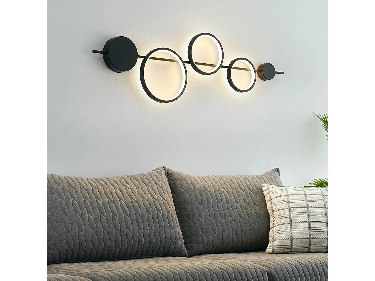 Grande applique graphique noire LED - Saretti