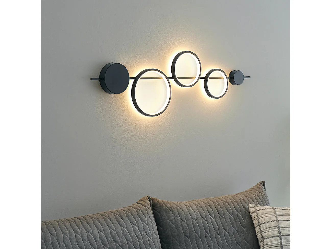 Grande applique graphique noire LED - Saretti