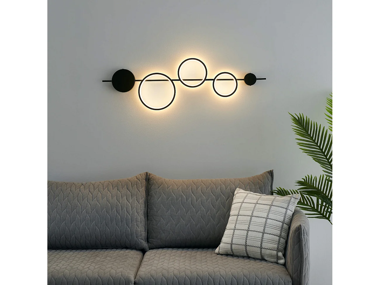 Grande applique graphique noire LED - Saretti