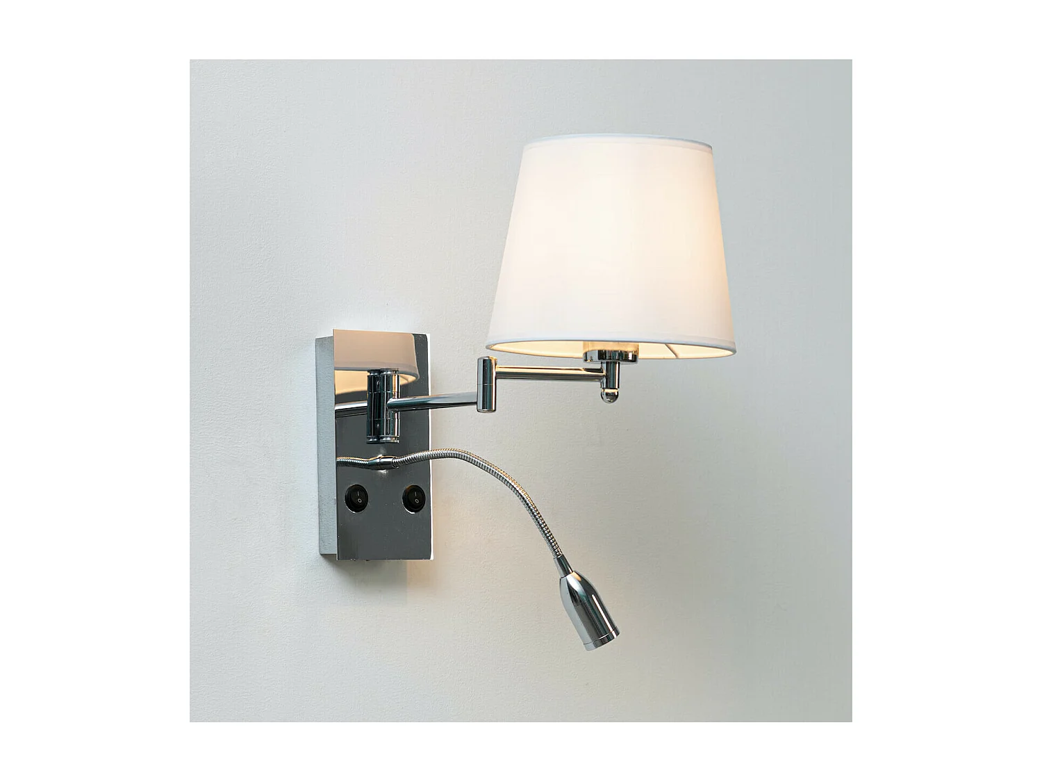 Applique murale liseuse métal chromé et tissu blanc - Aras