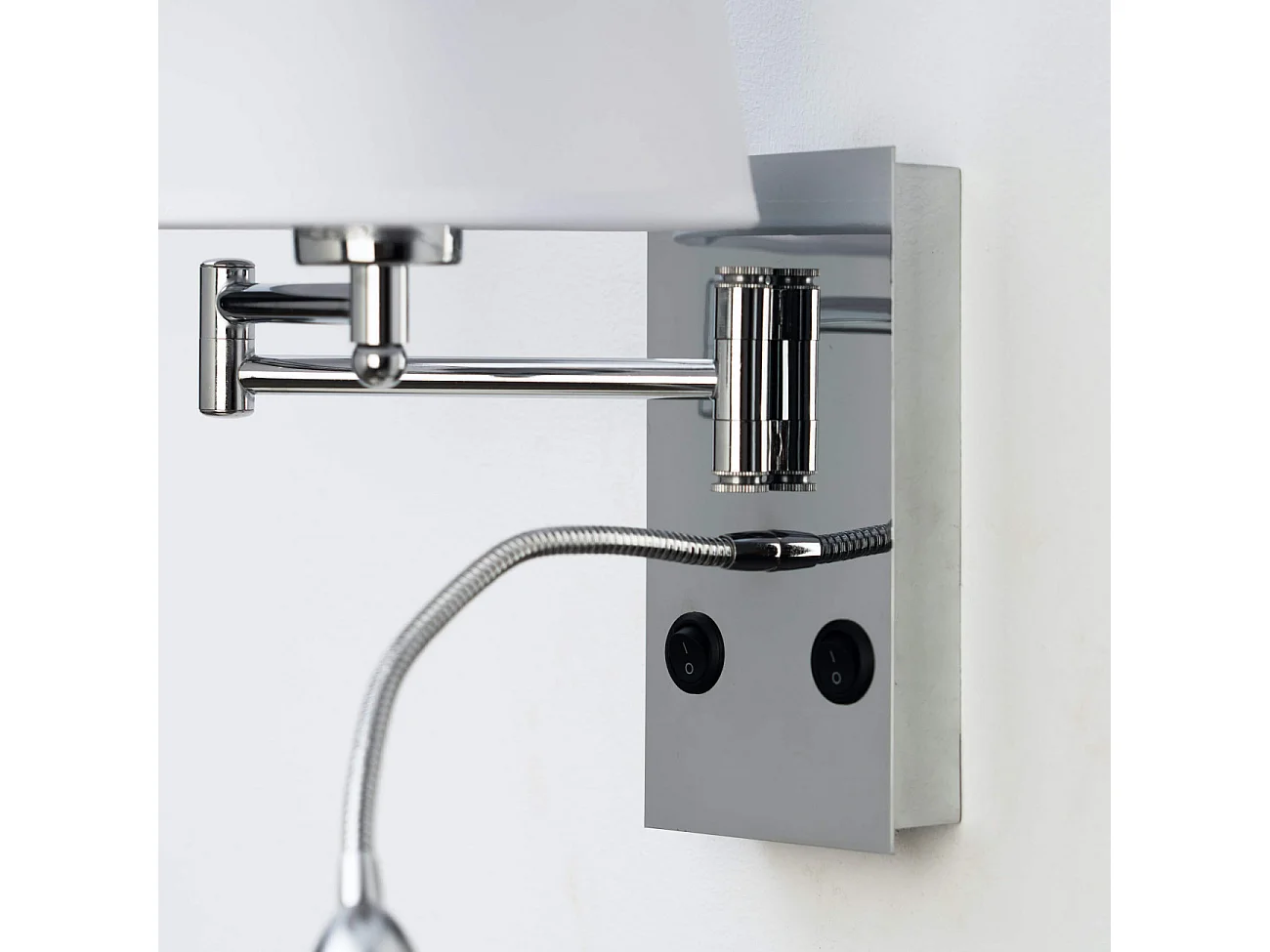 Applique murale liseuse métal chromé et tissu blanc - Aras