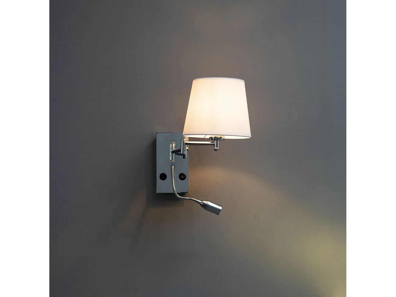 Applique murale liseuse métal chromé et tissu blanc - Aras