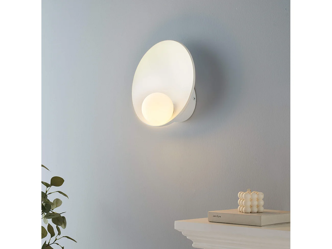 Applique coupole minimaliste avec boule en verre - Gino