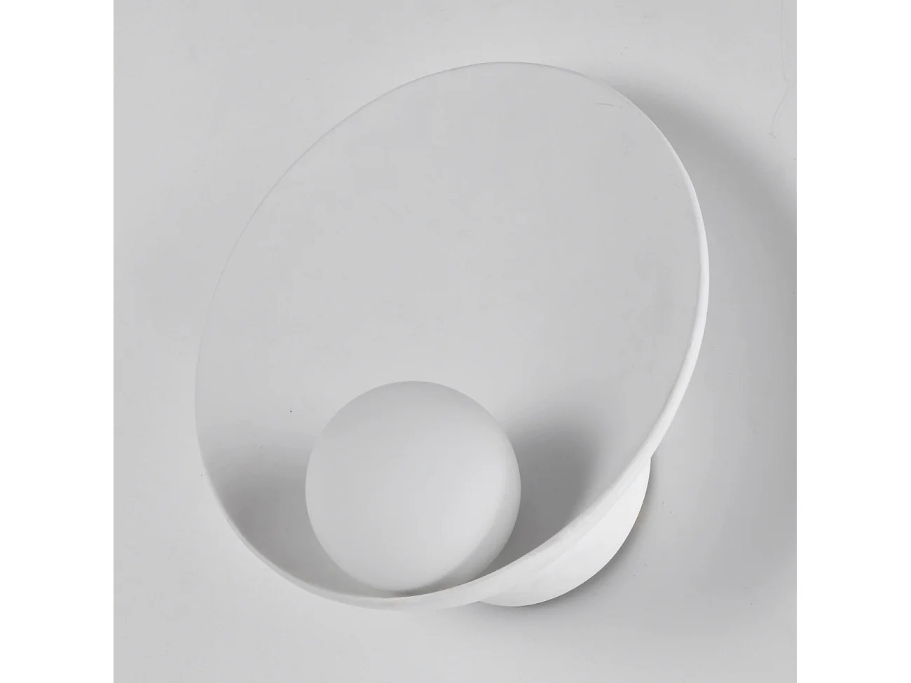 Applique coupole minimaliste avec boule en verre - Gino