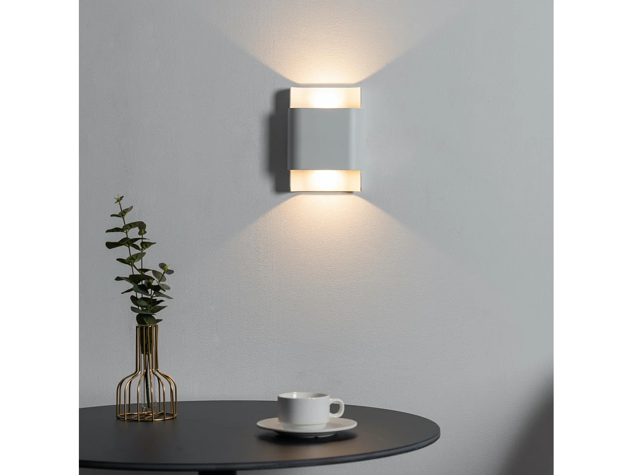 Petite applique carré double éclairage LED blanche IP54 - Laila