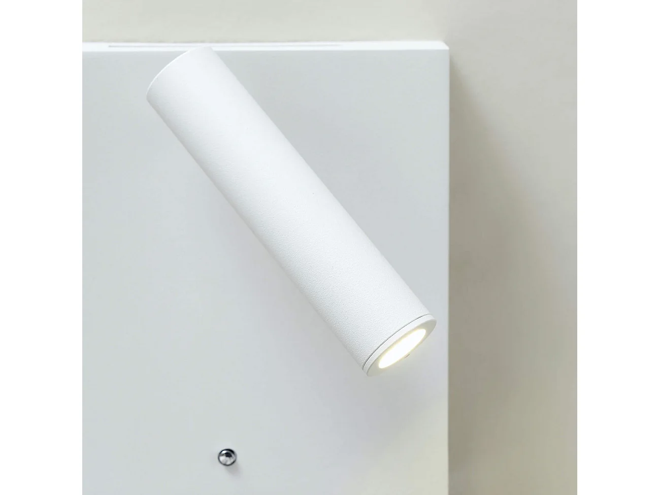 Éclairage LED recharge smartphone et liseuse - Lancaster