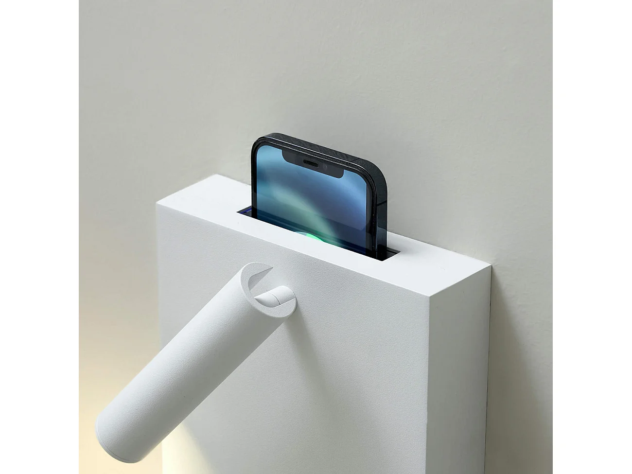 Éclairage LED recharge smartphone et liseuse - Lancaster