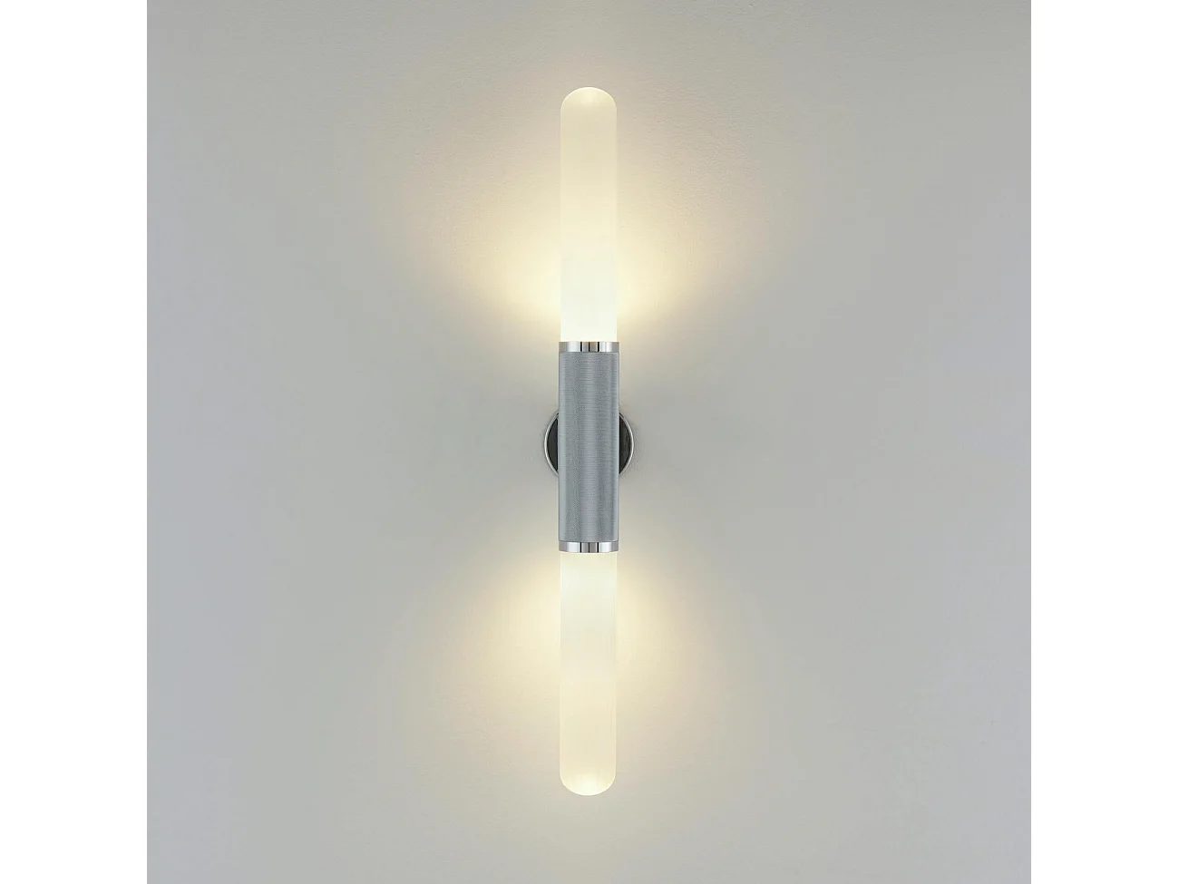 Applique tendance argent double éclairage métal et verre - Hita