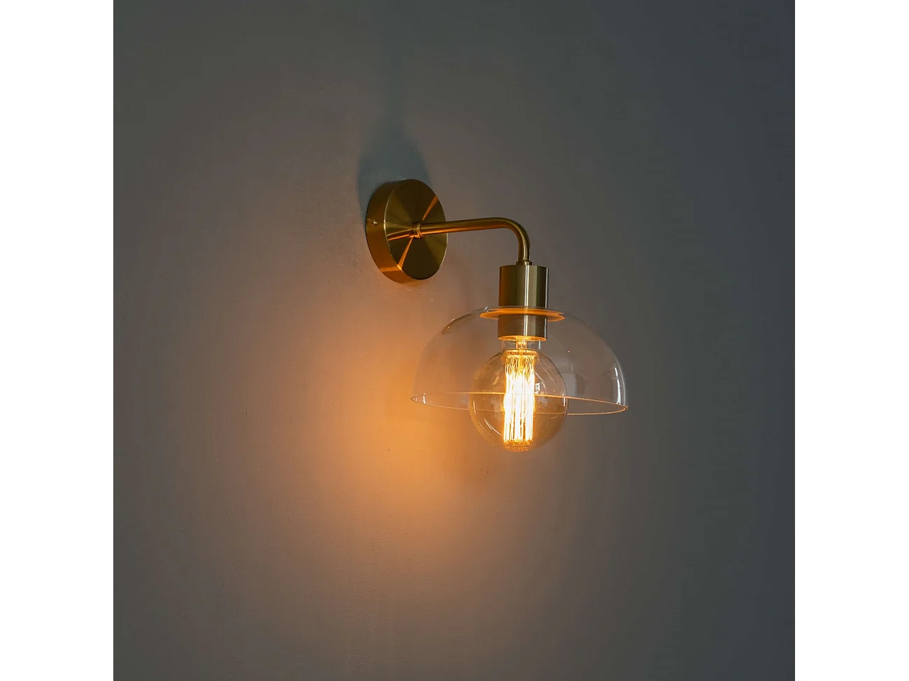 Applique dorée et abat-jour verre - Eloise