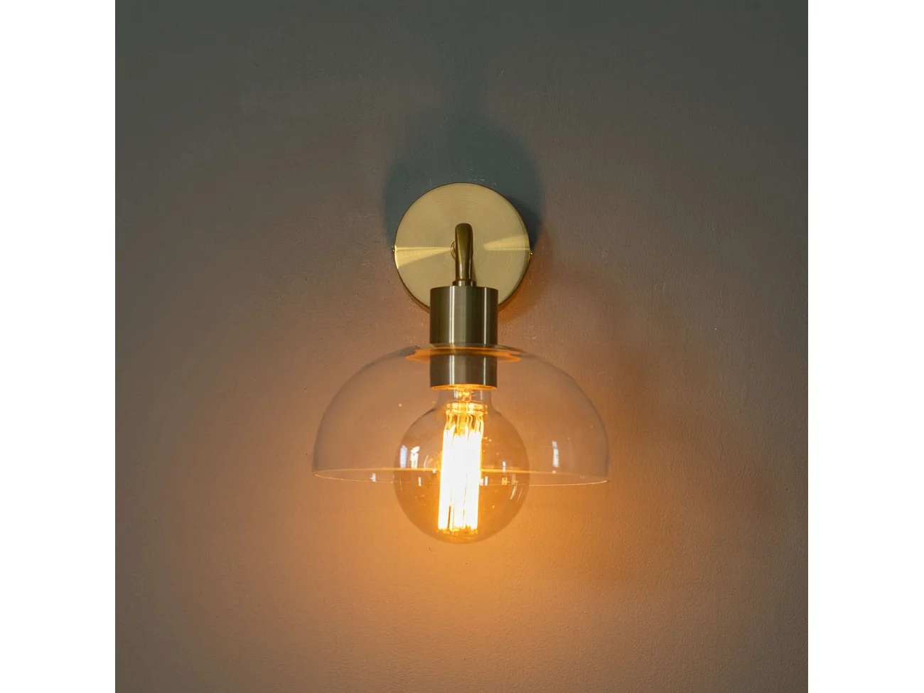 Applique dorée et abat-jour verre - Eloise