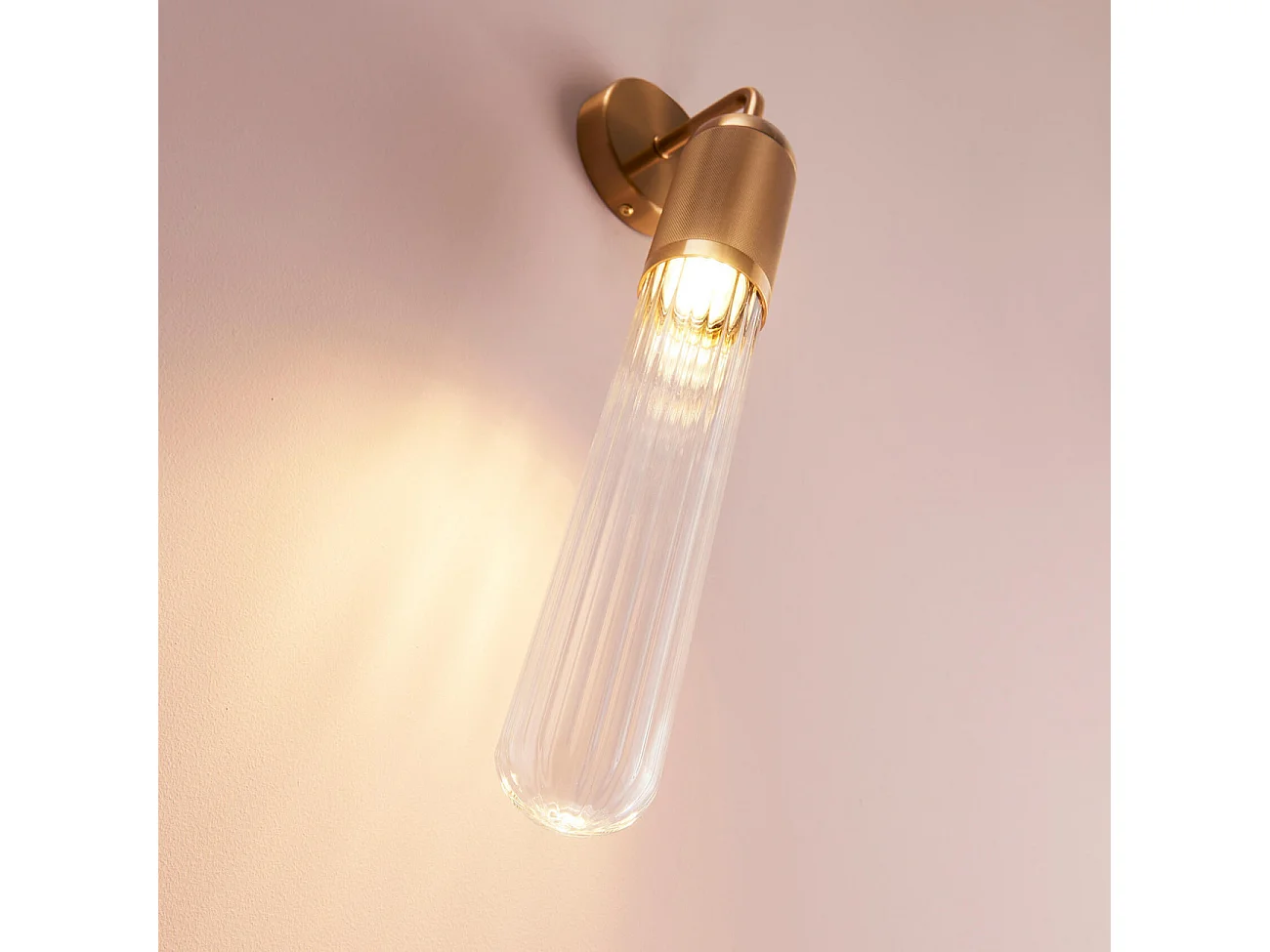 Applique tendance dorée éclairage simple - Hita