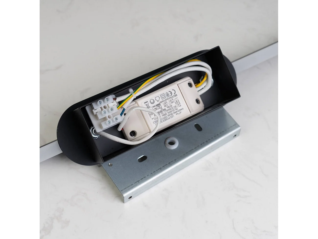 Applique LED design minimaliste - Taranto