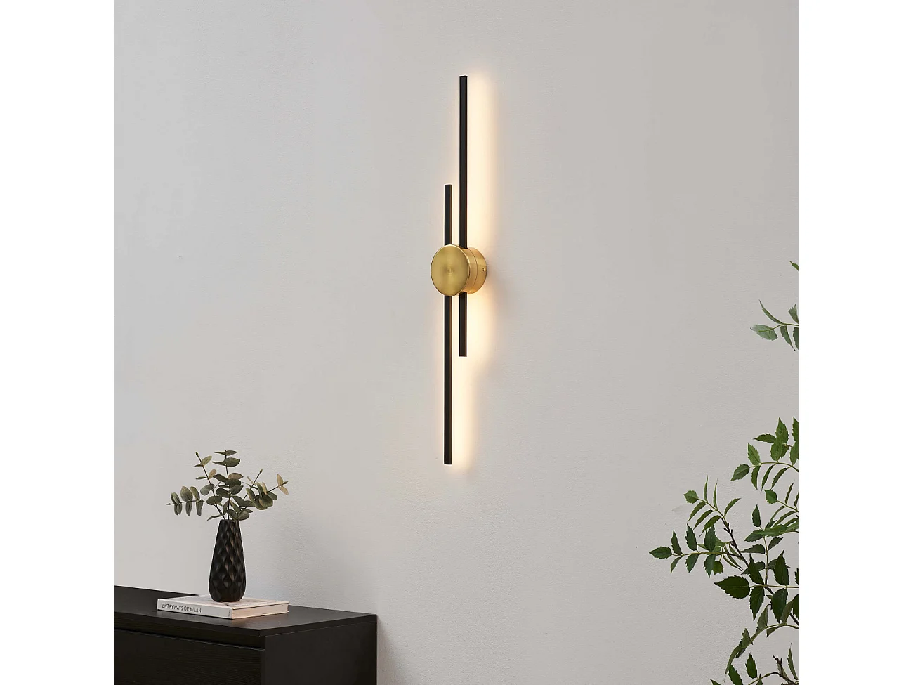 Grande applique noire et laiton aux lignes épurées 89 cm - Pia