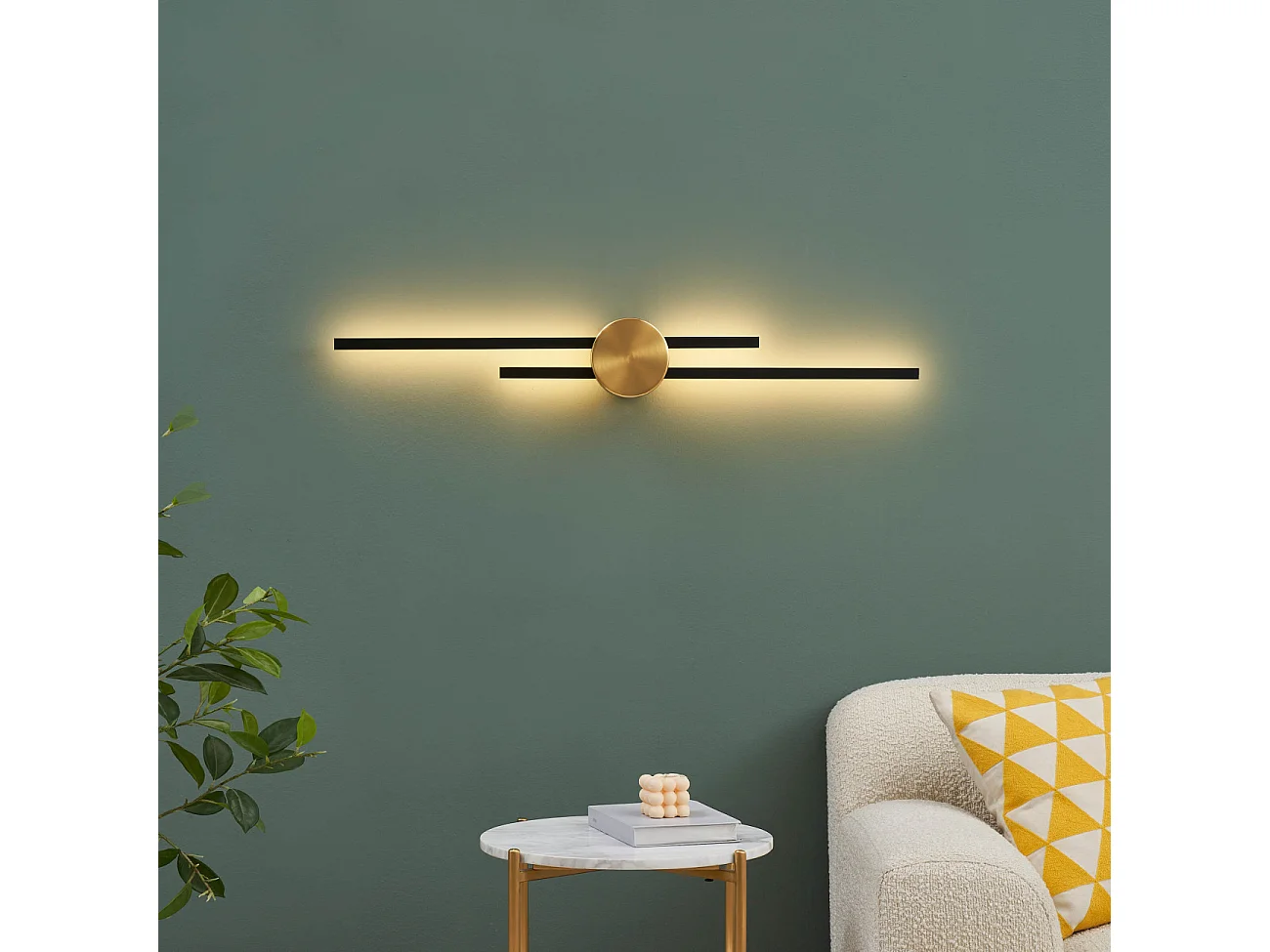 Grande applique noire et laiton aux lignes épurées 89 cm - Pia