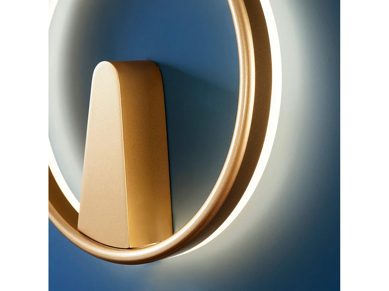 Applique minimaliste cercle LED doré - Scott