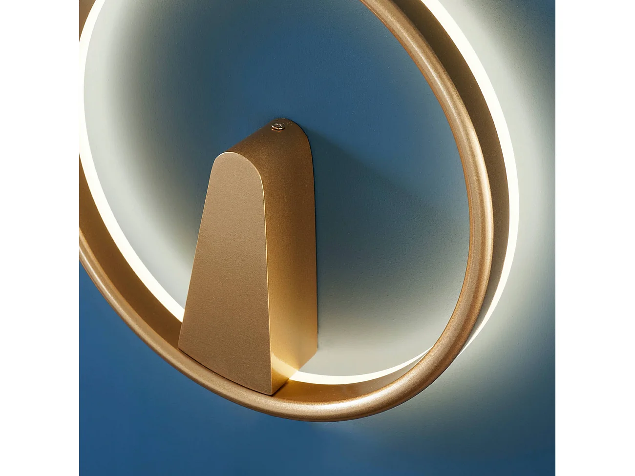 Applique minimaliste cercle LED doré - Scott