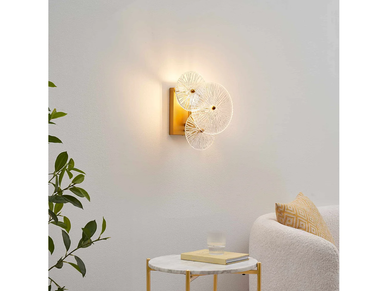 Applique murale chic métal doré brillant et verre - Emilia