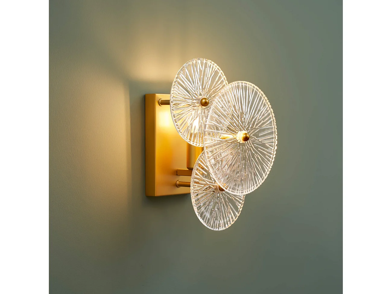 Applique murale chic métal doré brillant et verre - Emilia