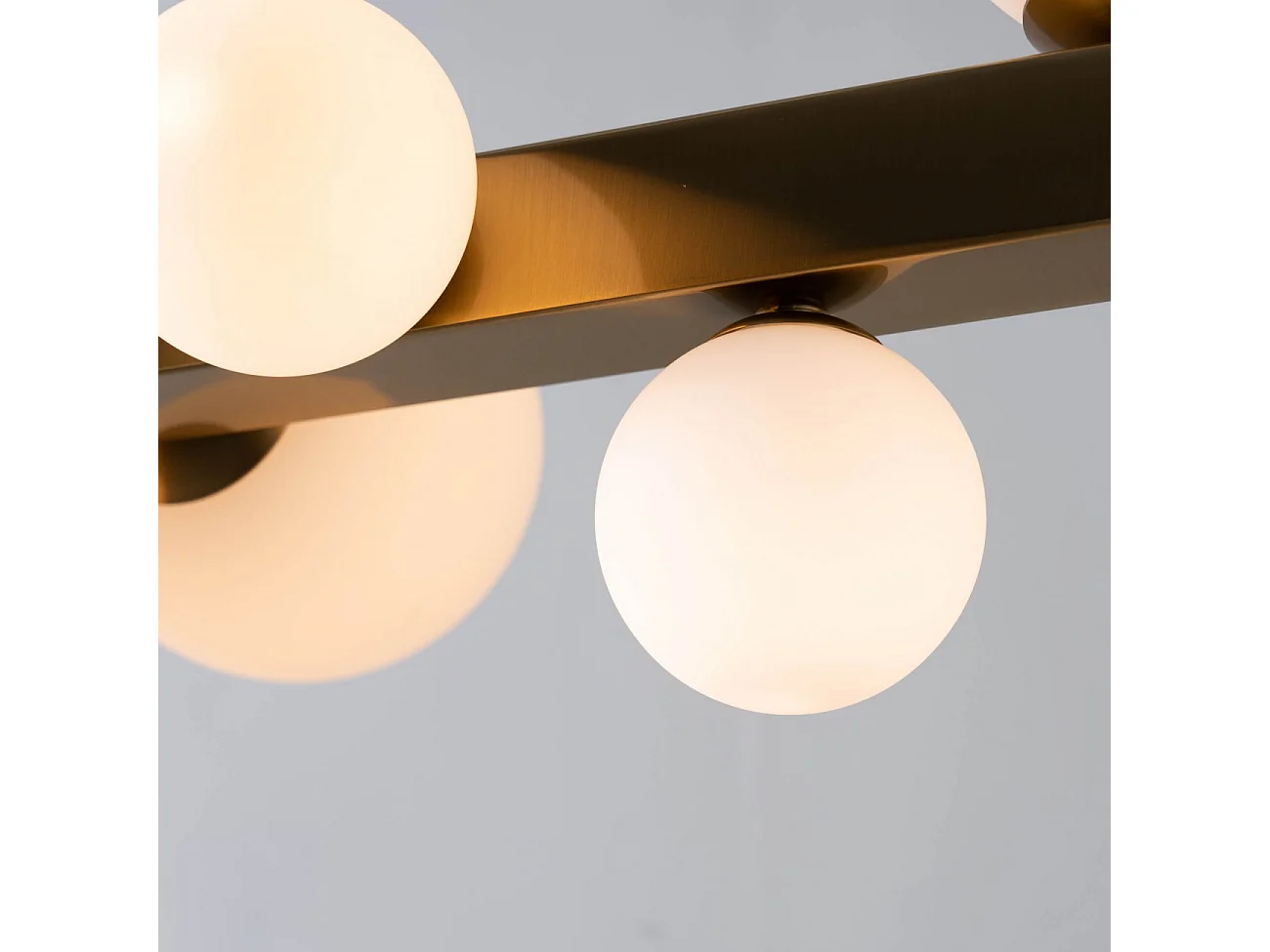 Grande suspension à 12 sphères blanches - Oromia