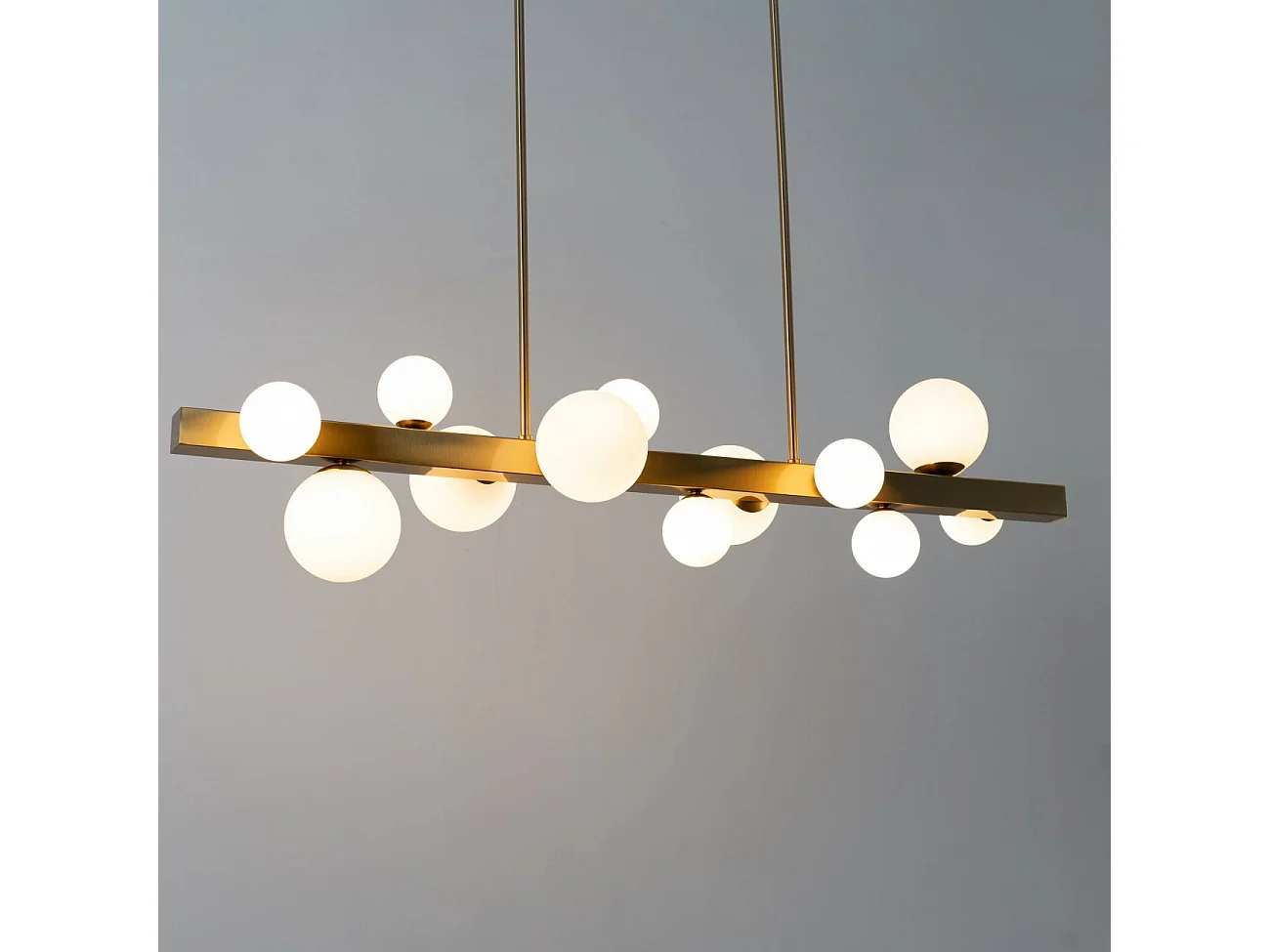Grande suspension à 12 sphères blanches - Oromia