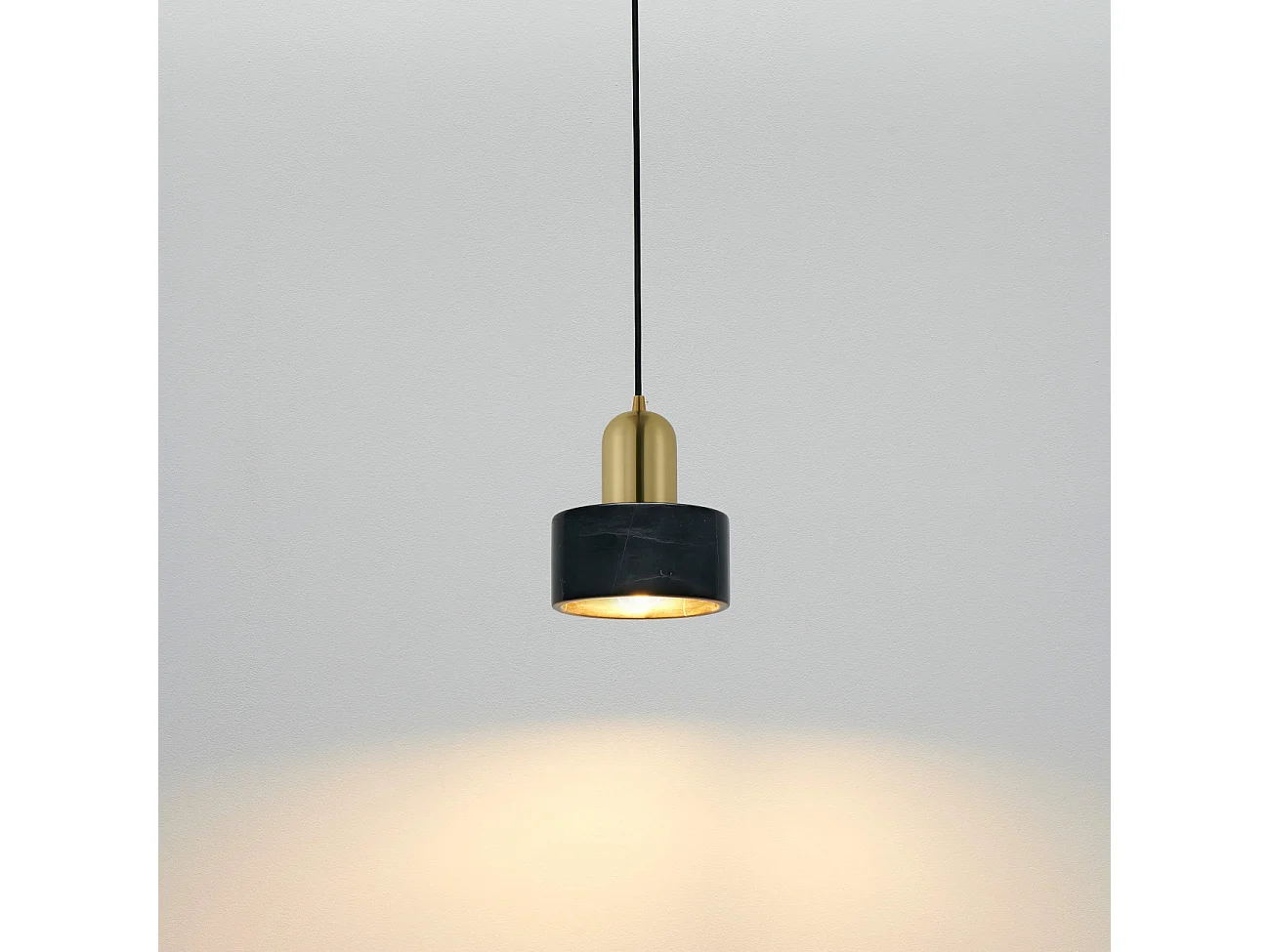 Suspension cylindrique marbre noir et métal doré - Meryl