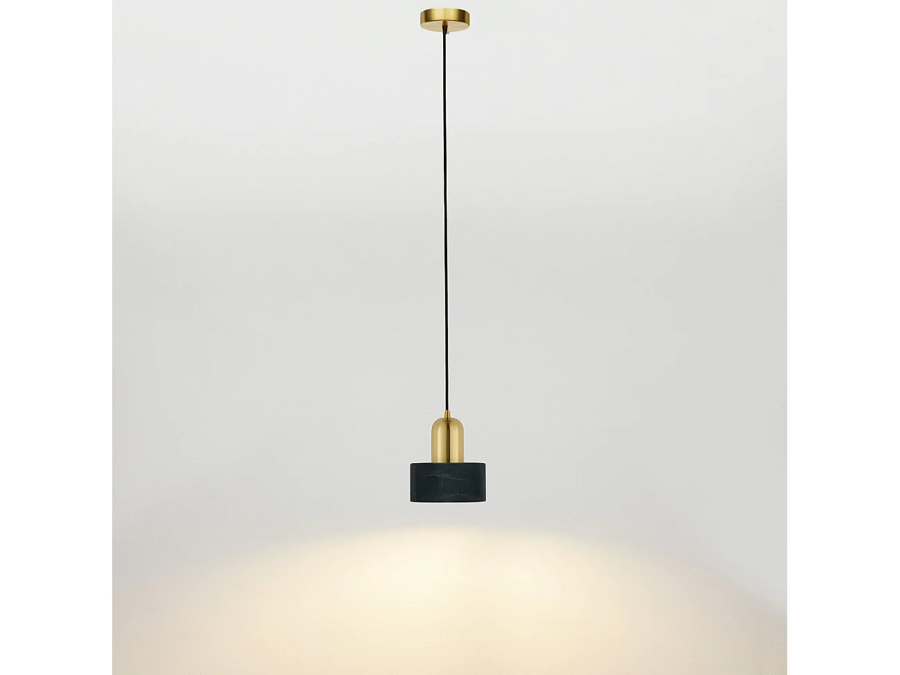 Suspension cylindrique marbre noir et métal doré - Meryl