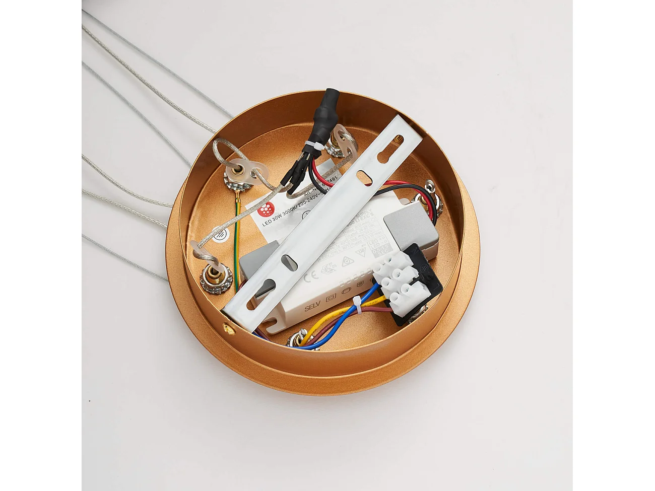 Suspension dorée LED design courbes croisées - Heidi