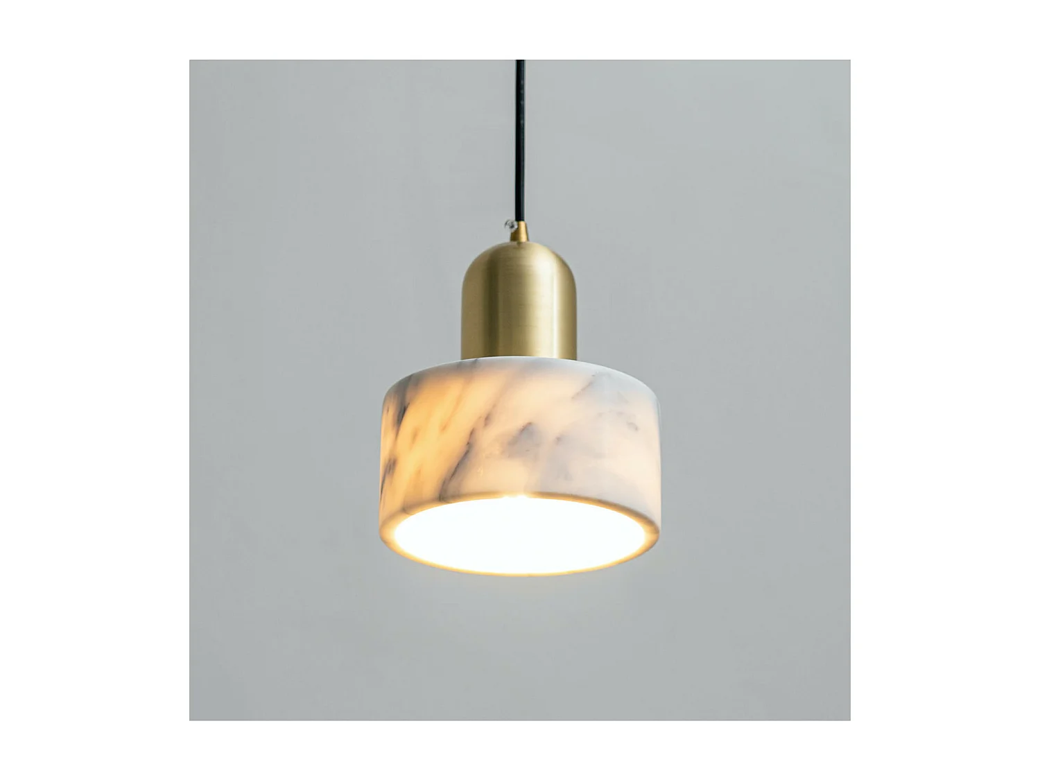 Suspension cylindrique marbre et métal doré  - Meryl