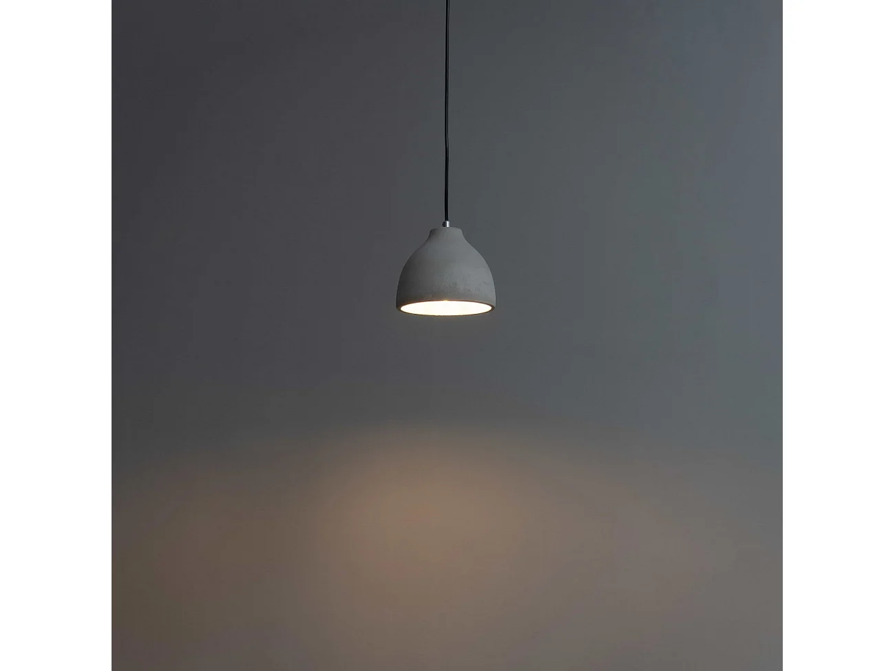 Suspension béton ciment gris - Exo