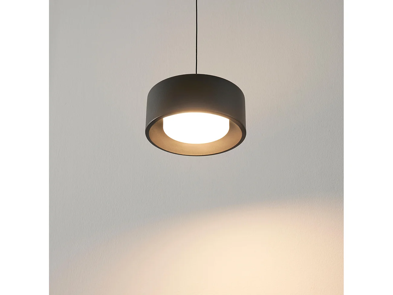 Suspension spot noir hauteur ajustable LED - Prins